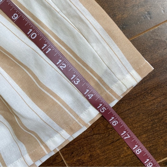 Alya white and tan striped high waisted tie front shorts size medium paperbag - Picture 6 of 7